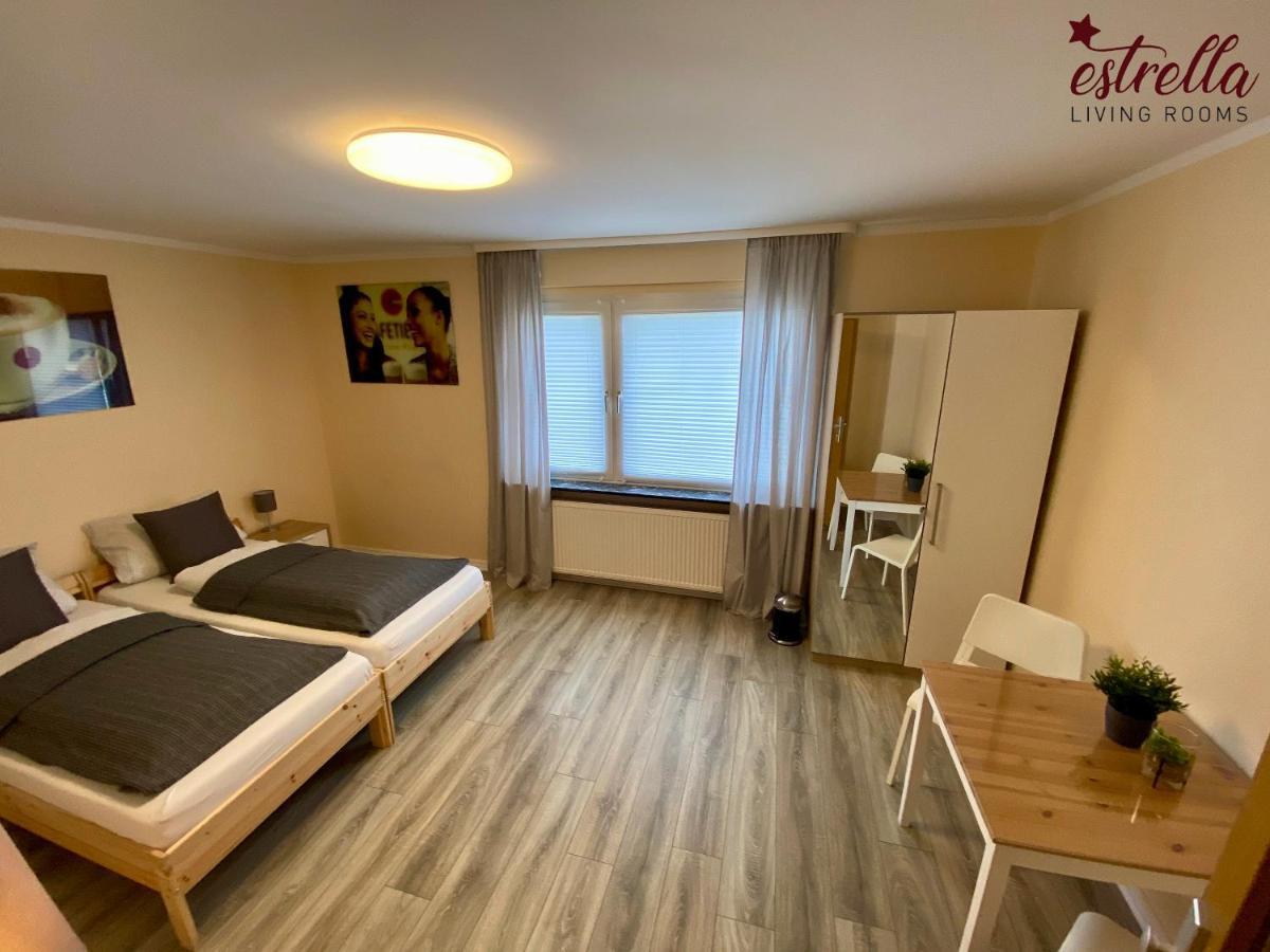 Apartment Estrella24 Living 87 Paris